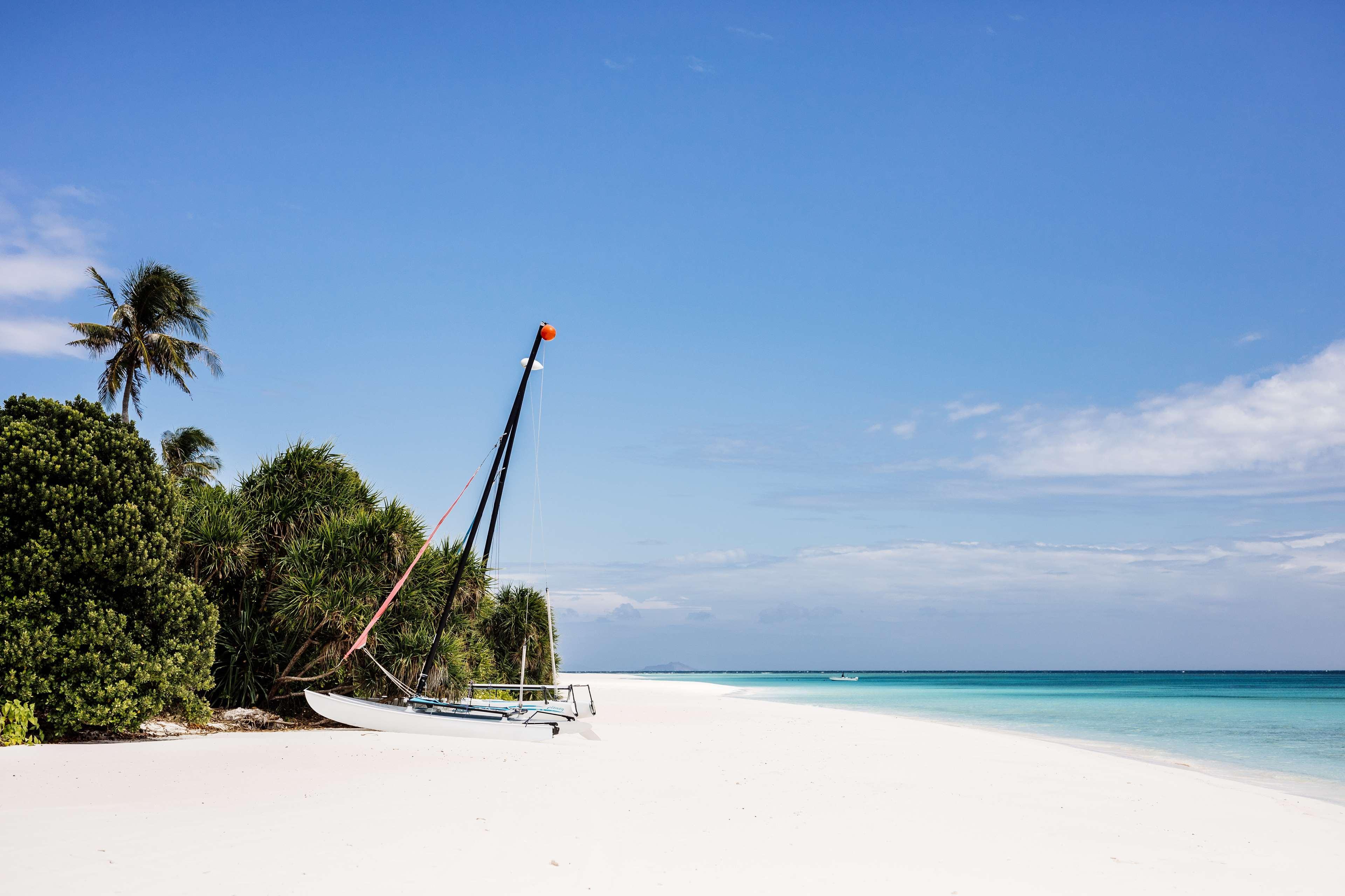 Отель Amanpulo Pamalican Island Экстерьер фото